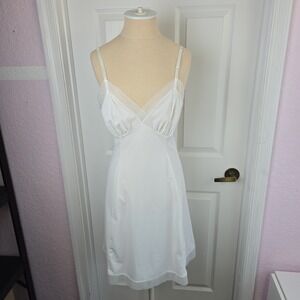 Vintage Van Raalte White‎ Full Slip Lingerie Size 34 Nightgown Nylon Made In USA